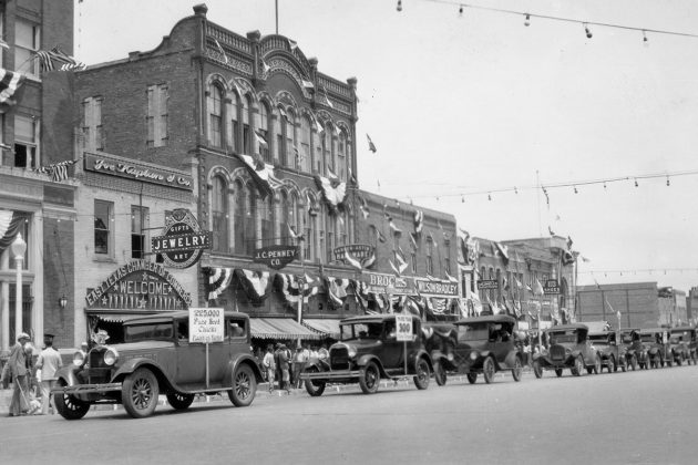 1929 parade in downtown bryan