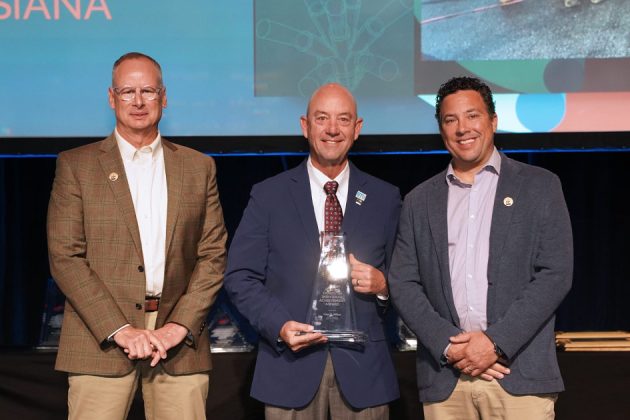 Gary Miller receives James D Donovan award from APPA